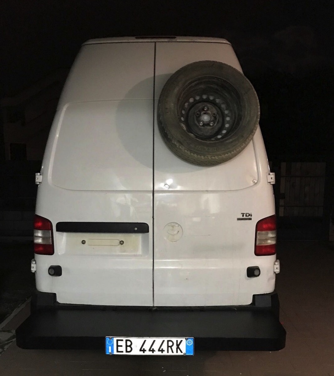 VW T5: Pedana per la moto